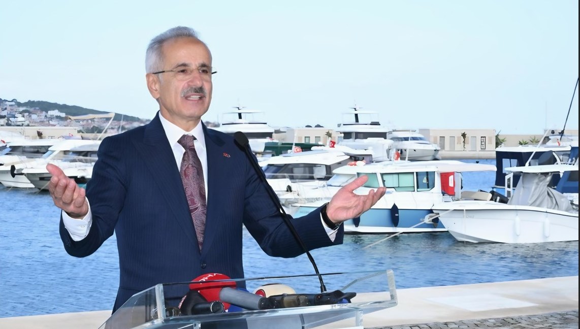 Bakan Uraloğlu'ndan müjde: Türkiye'ye yeni bir yat limanı ekleniyor!