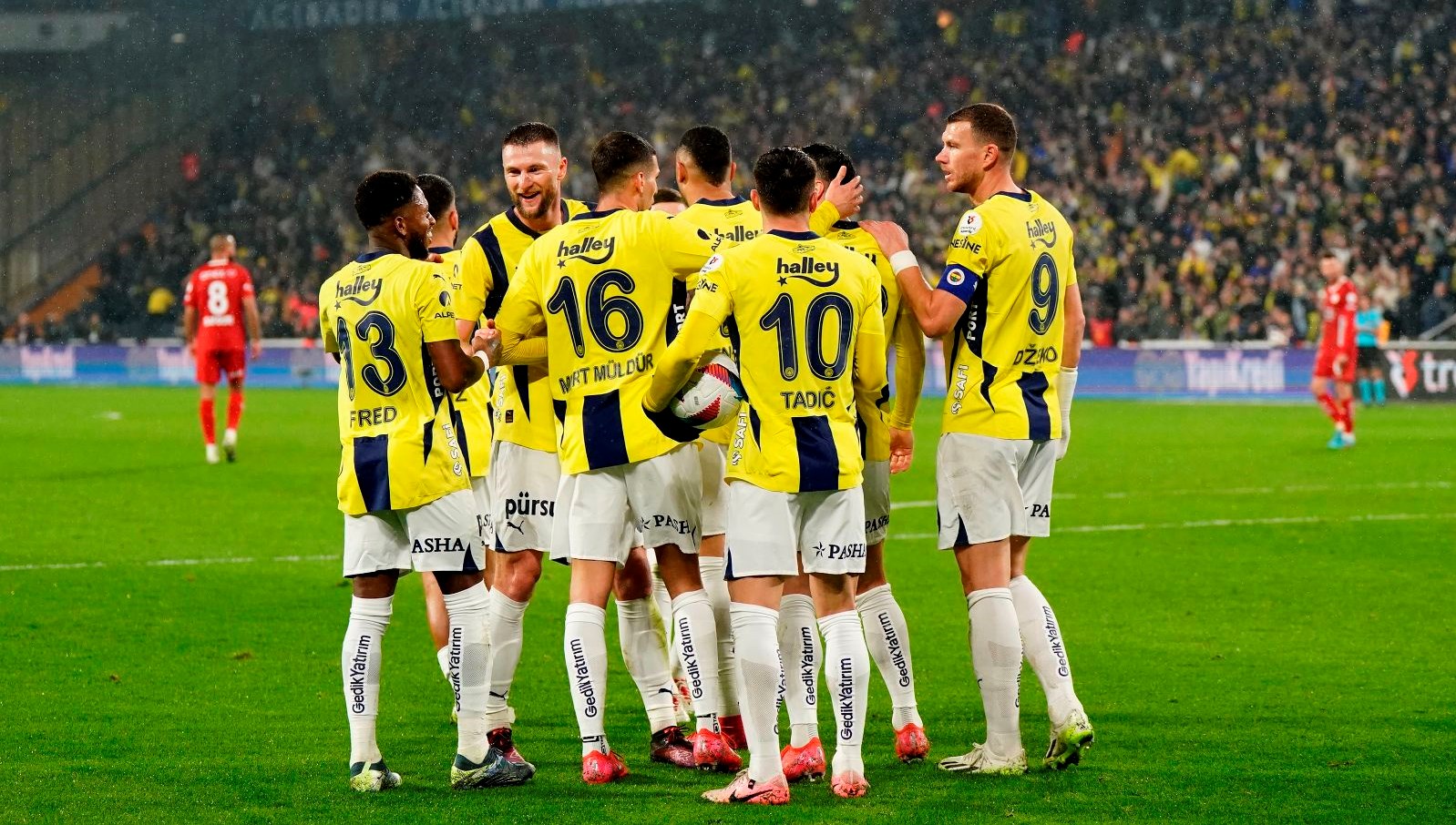 Fenerbahçe’nin Yenilmezliği Devam Ediyor: 2025'te 18 Maçta Rakip Tanımadı!
