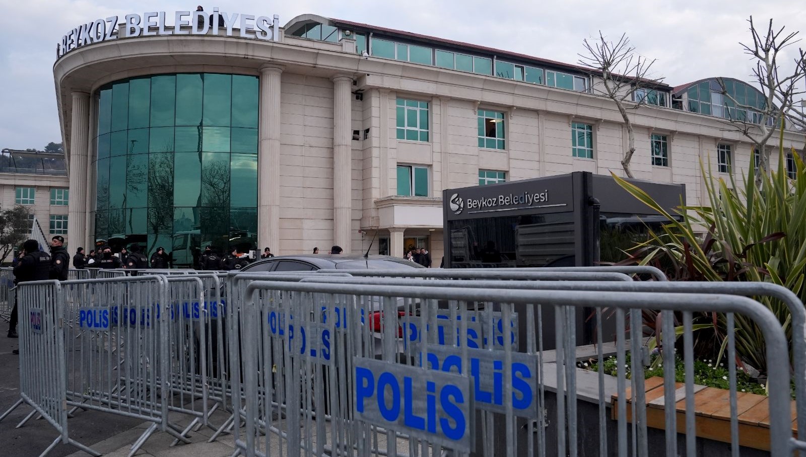 Beykoz'un Belediye Başkanı Alaattin Köseler Görevden Alındı: İhalenin Gizli Yazışmaları Whatsapp'ta Ele Geçirildi!