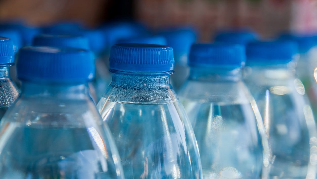 Plastik Şişelerin Gizli Tehlikeleri: Su İçmenin Sağlığımıza Etkileri!