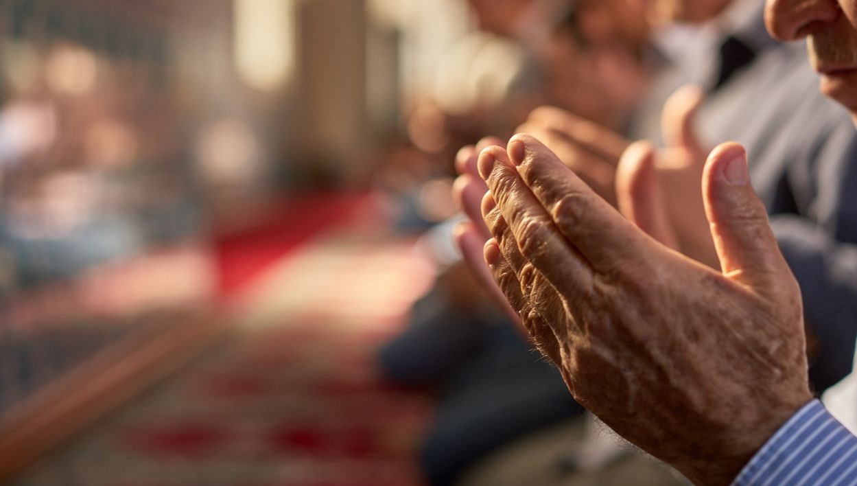 Teravih Namazı Hakkında Bilinmesi Gerekenler: Kaç Rekat ve Evde Kılınabilir Mi? Diyanet'ten Detaylar!