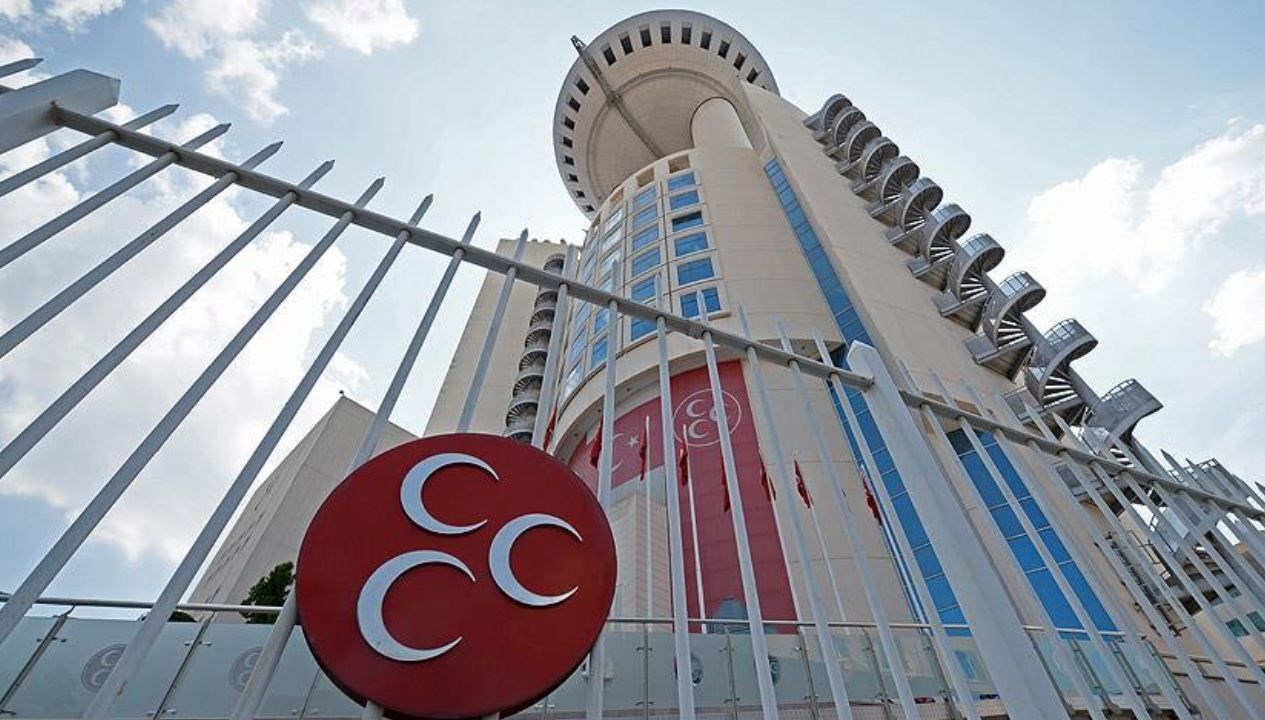 MHP Bayramlaşma Programında Sürpriz: CHP Liste Dışında Kaldı!