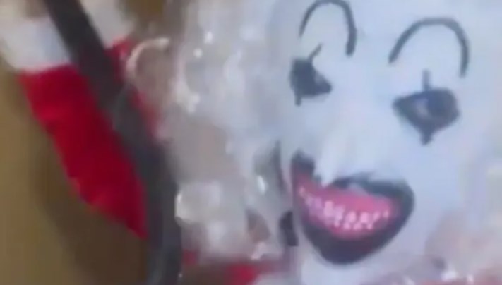 Korkunç Bakıcı: Noel Baba Kostümüyle Çocuklara Şiddet Uyguladı!