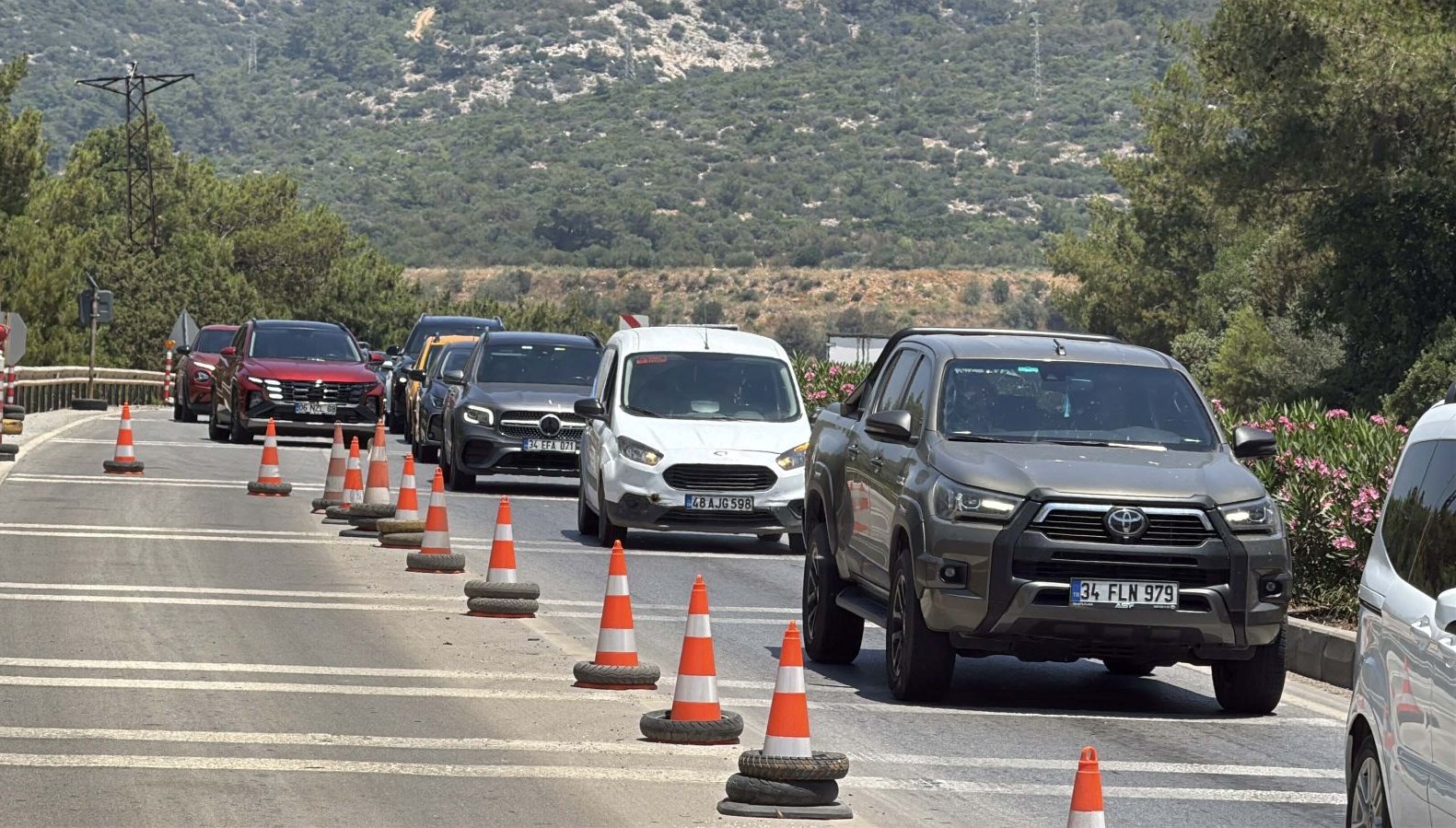 Bodrum'un Kapıları Açıldı: 50 Bin Araçla Tatil Hareketliliği Başladı!