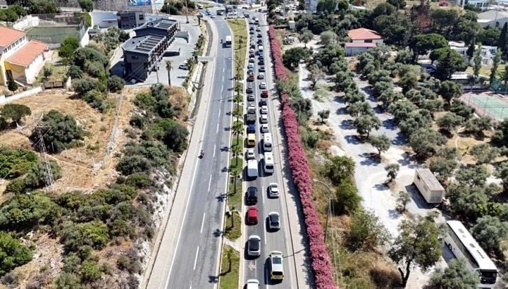 Kuşadası'nda Tatil Sezonu Coşkusu: Turist Akını!