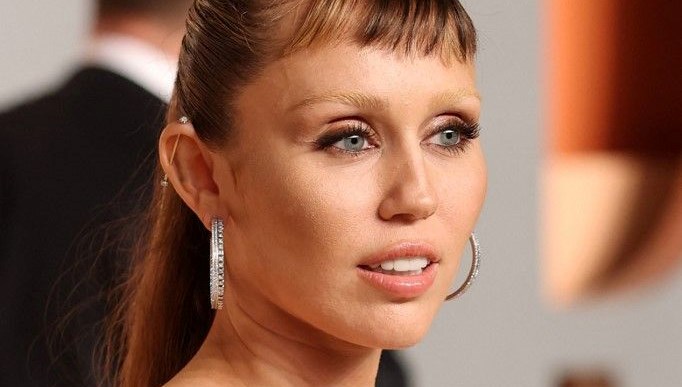 Miley Cyrus: Yasaklı Şarkılar Listesiyle Karşı Karşıya!