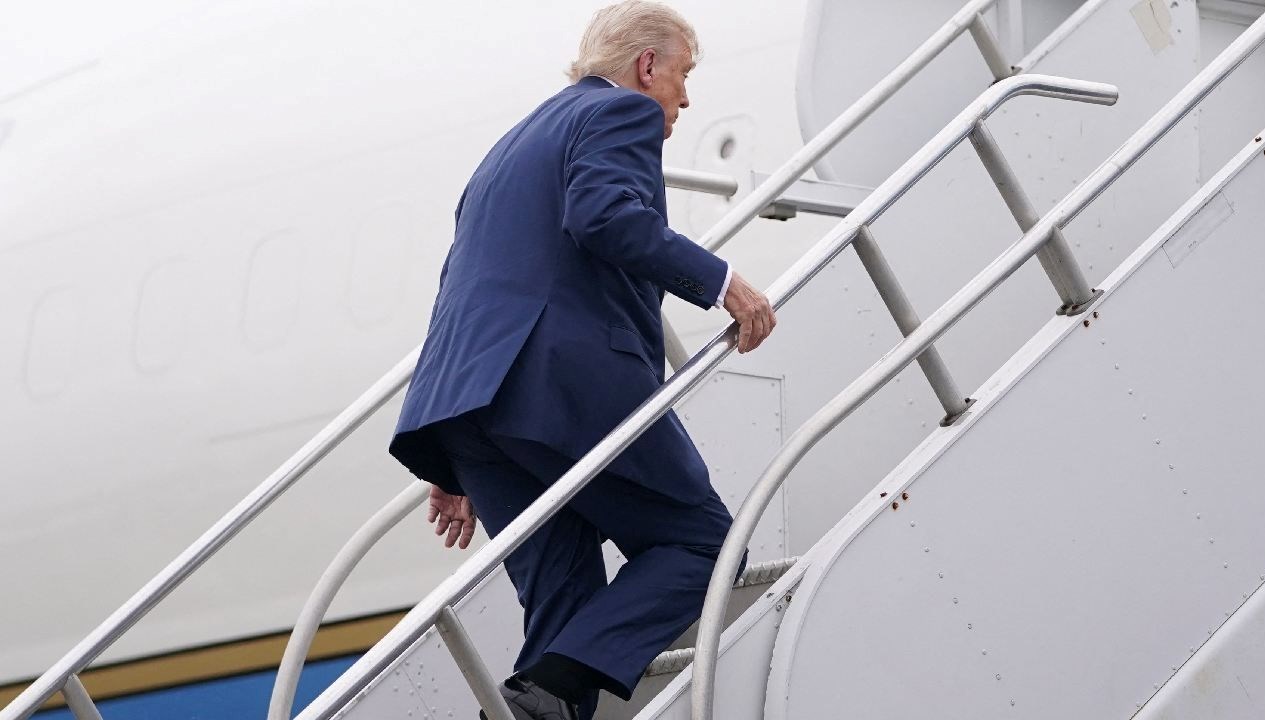 Trump'ın Uçağa Binerken Yaşadığı Şaşırtıcı An!