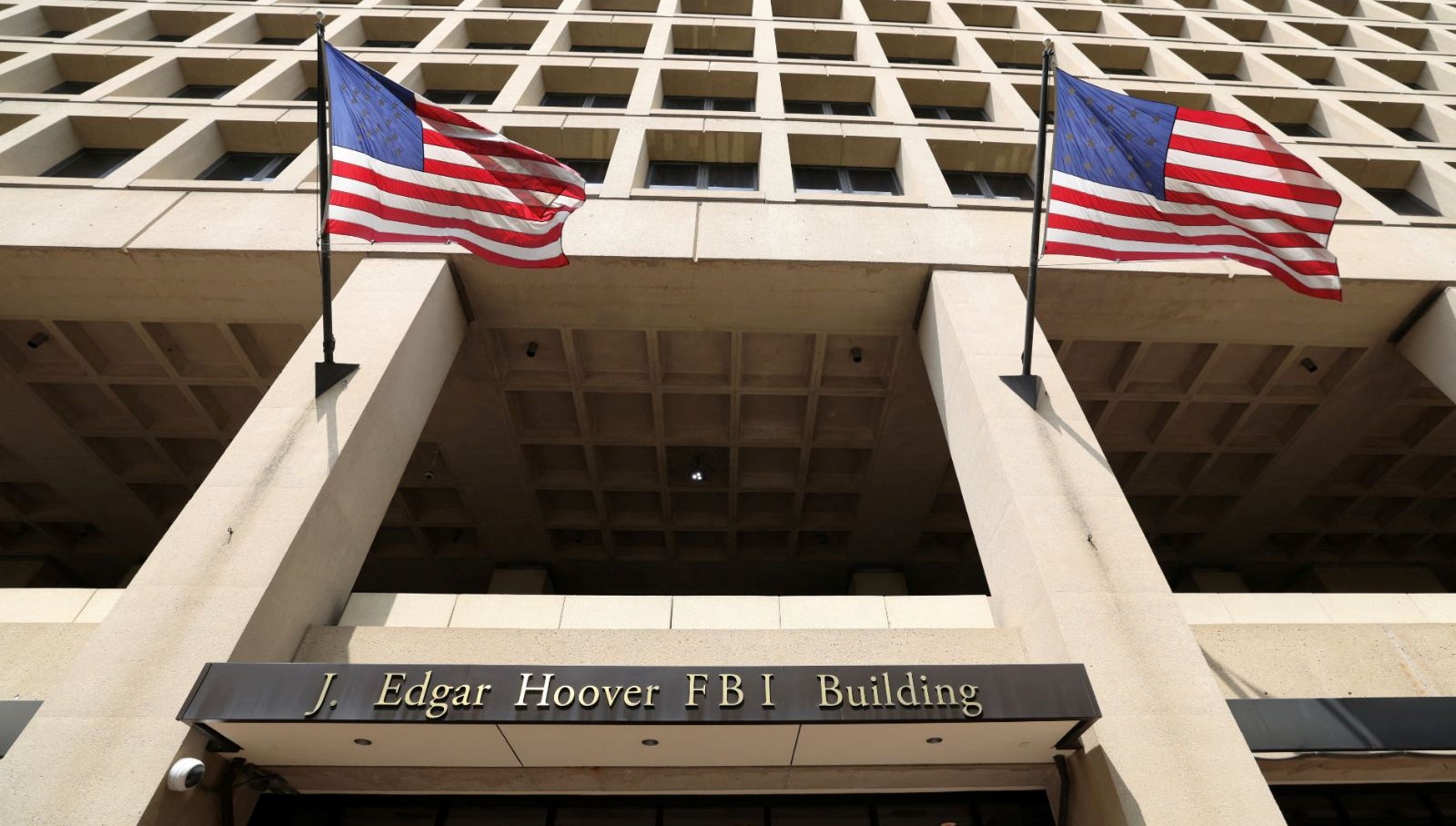 FBI Başkanı'na Gece Kulübü İddiası: Gazeteciye Hukuki Tepki!