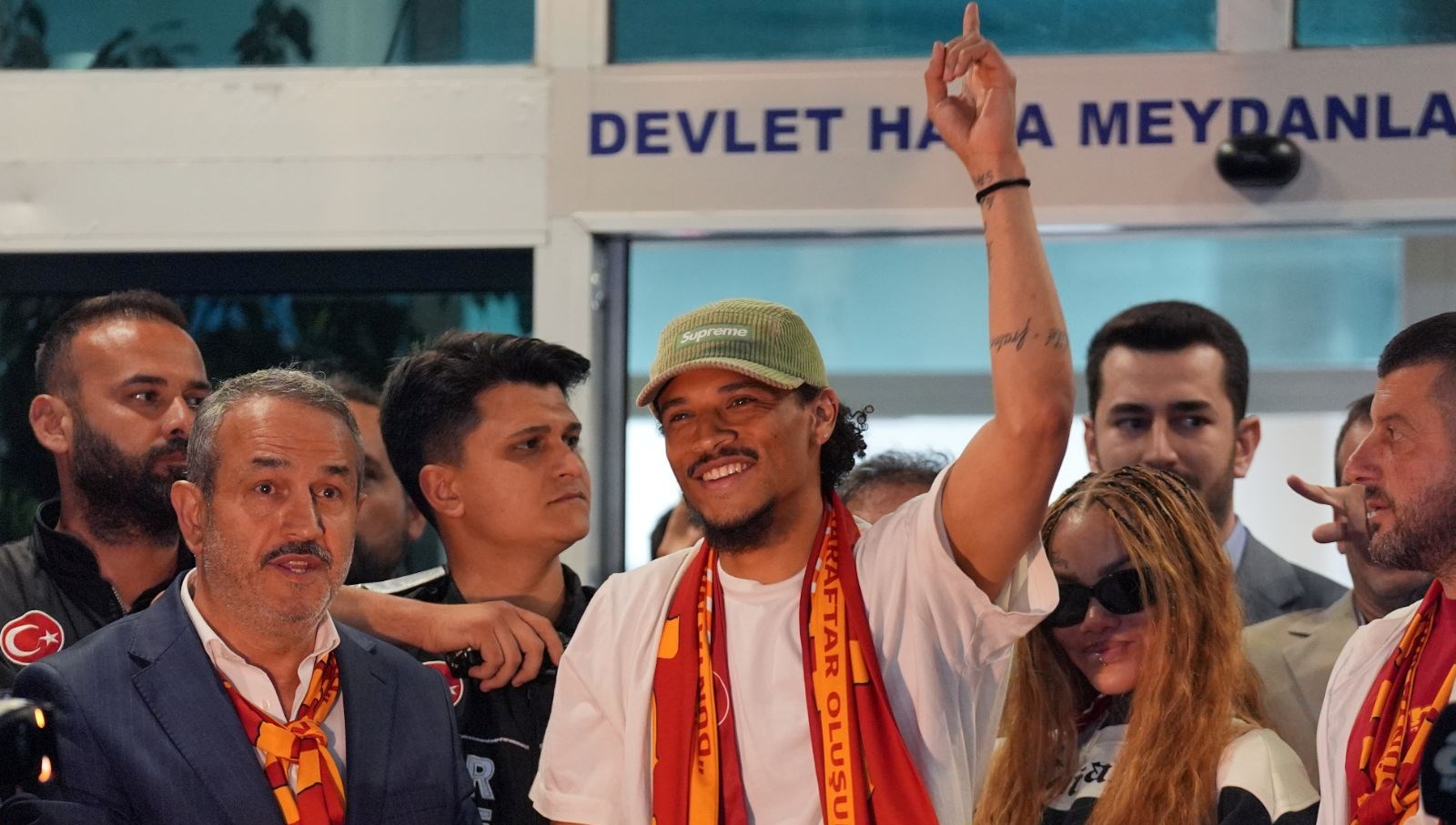 Galatasaray'ın Sane Transferi: Fenerbahçe'ye Rağmen Tercih Galatasaray!
