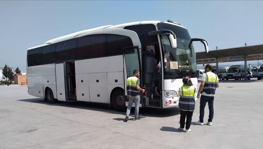 Bayram sürücülerine büyük darbe: Korsan taşımalara 25,8 milyon liralık ceza kesildi!