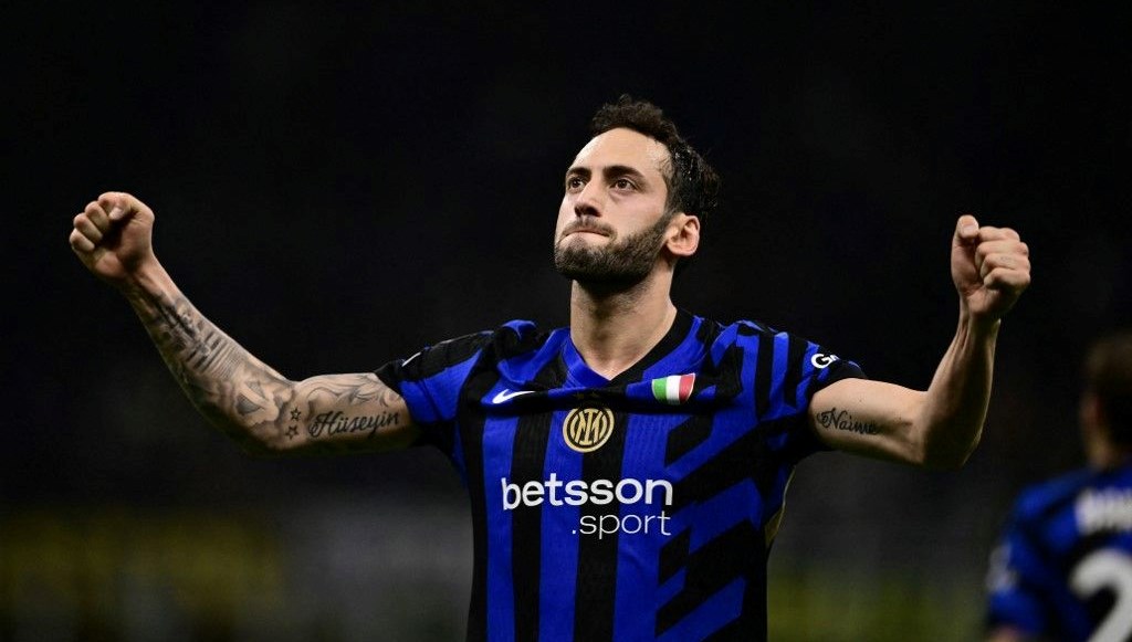 Galatasaray'ın Hedefi Hakan Çalhanoğlu: İstenen Bonservis Miktarı Açıklandı!