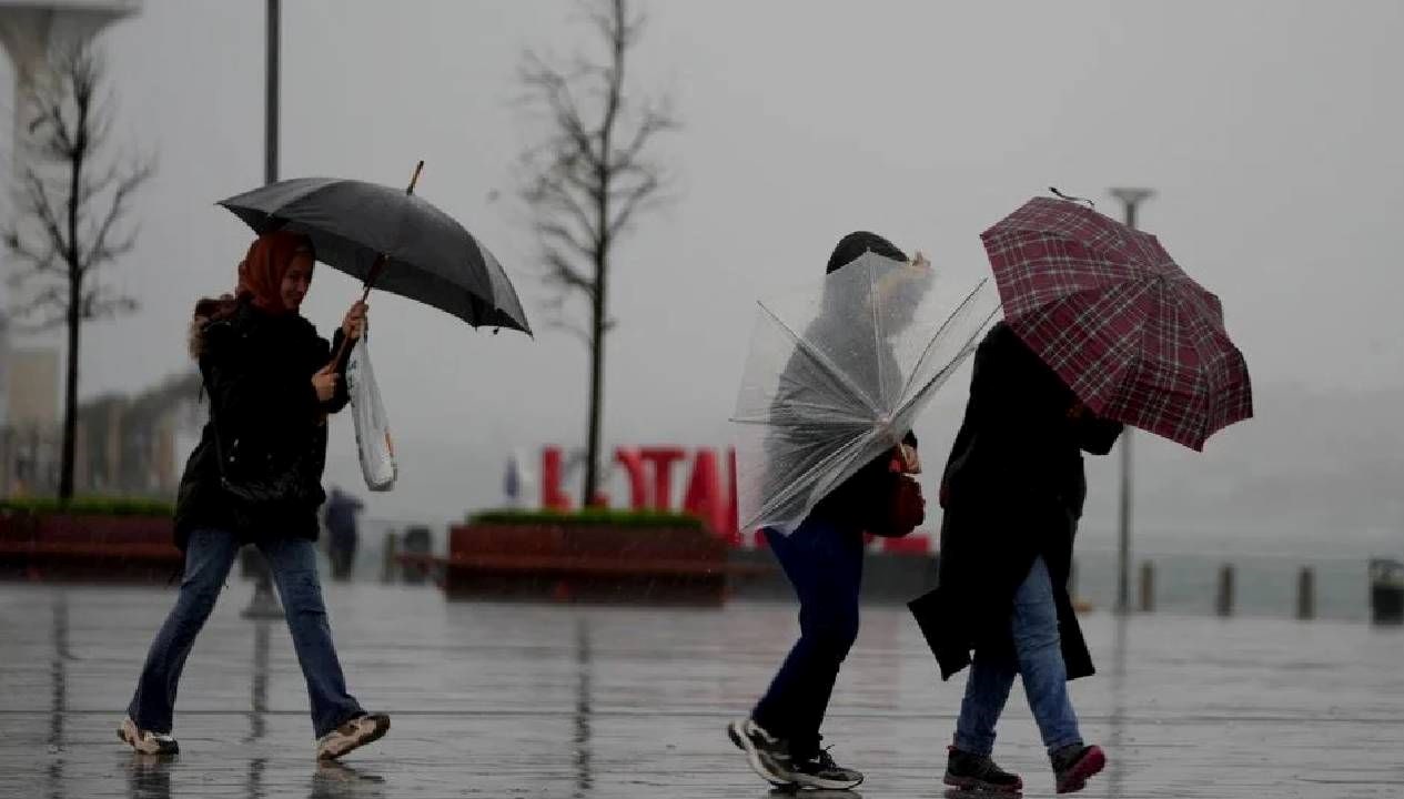 Gök gürültülü yağmurlar geliyor: İki bölge için dikkat çekici sağanak uyarısı!