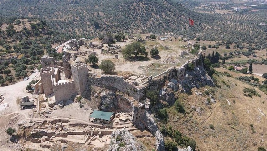 Beçin Antik Kenti'nde tarih fısıldayan kazılar: Ok uçları gün yüzüne çıkıyor!