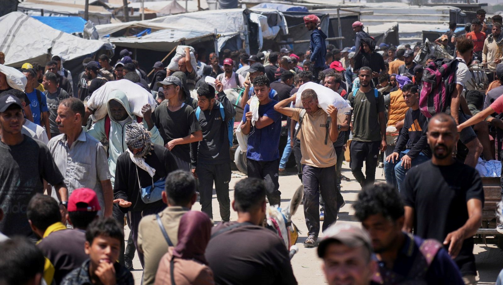 İsrail'in Gazze'deki Saldırısı: 45 Filistinli Hayatını Kaybetti