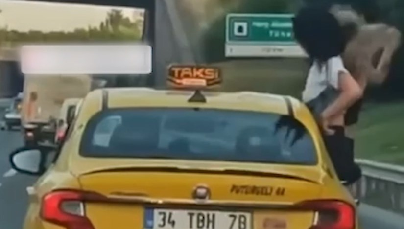TEM Otoyolu'nda Şaşırtan Anlar: Taksinin Camından Dışarı Fırladılar!