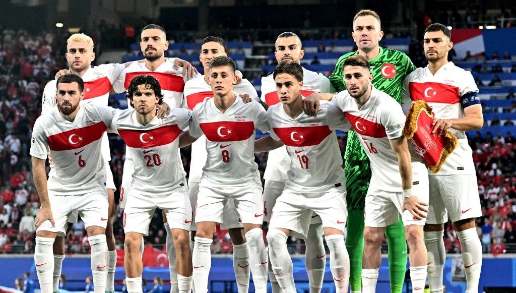 Fenerbahçe'den şaşırtan hamle: Milli futbolcu sahalara yeniden dönüyor!