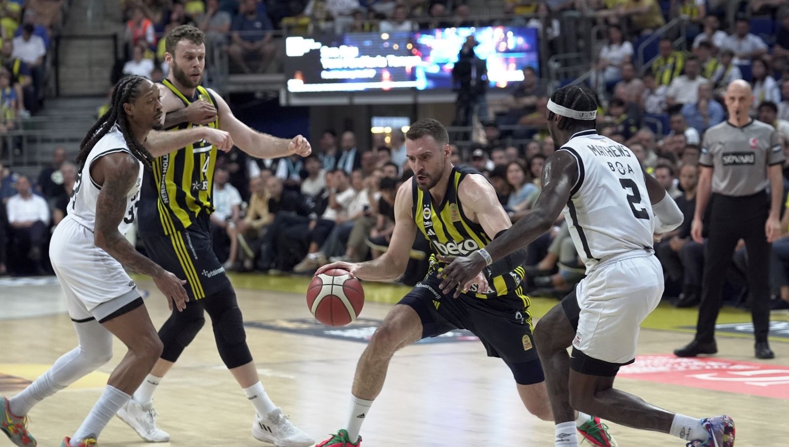 Fenerbahçe, Final Serisinde Üst Üste İki Galibiyetle İskenderiye'yi Geride Bıraktı!