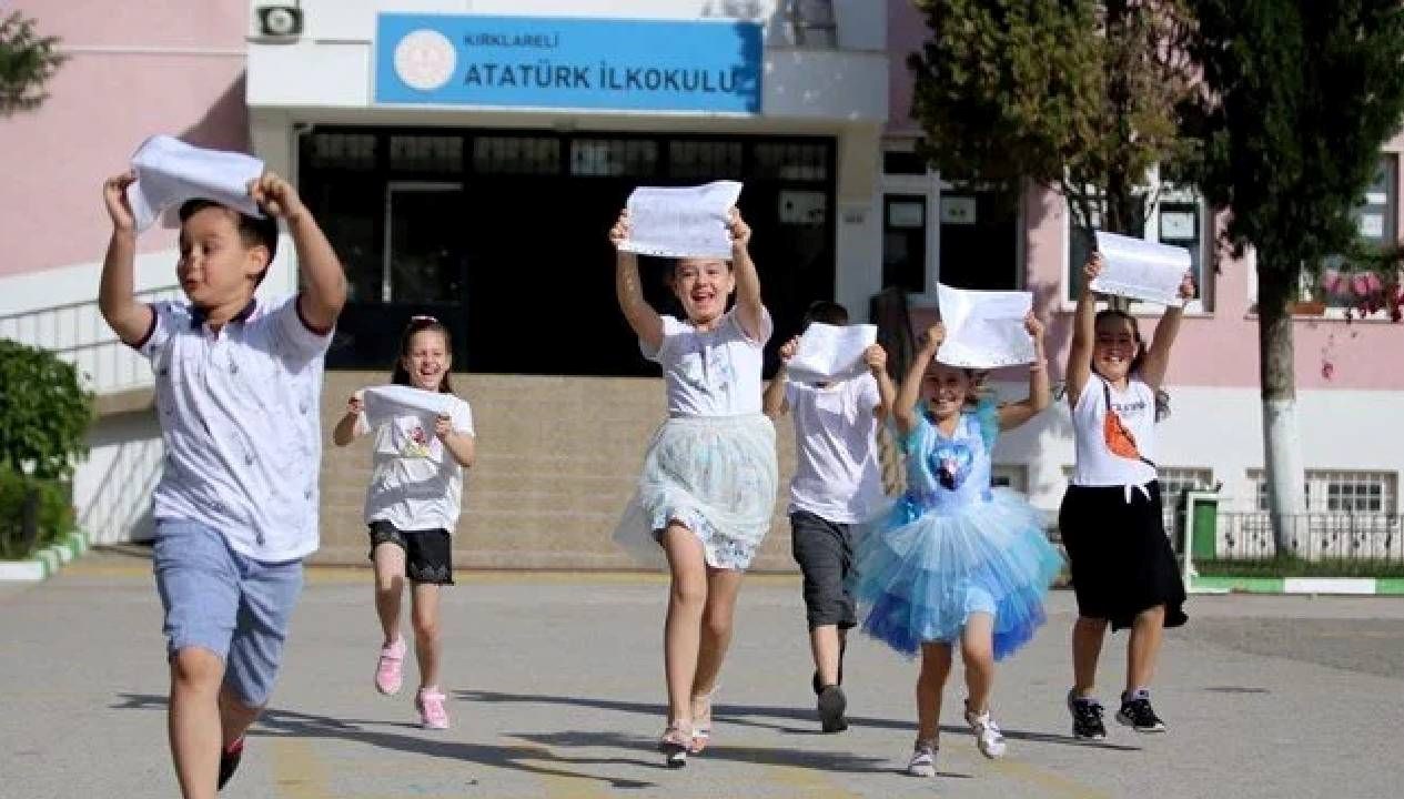 Öğrencilerin Beklediği An: Tatil Zamanı Geldi!