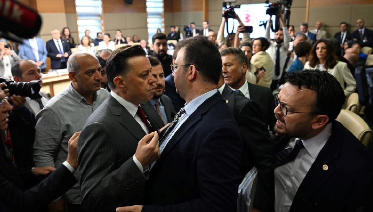 Meclis'te Kriz Tırmandı: 21 Saatlik Toplantıda Sadece 7 Madde Geçti!