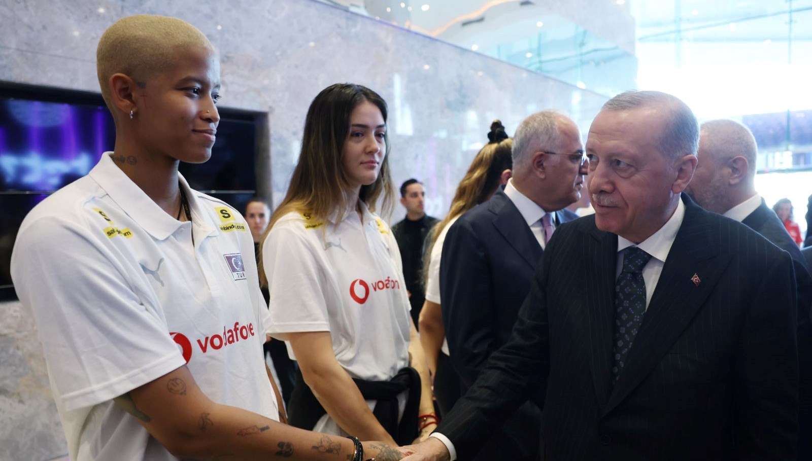 Cumhurbaşkanı Erdoğan, Filenin Sultanları İle Buluştu: Vargas'tan Özel Hediye!