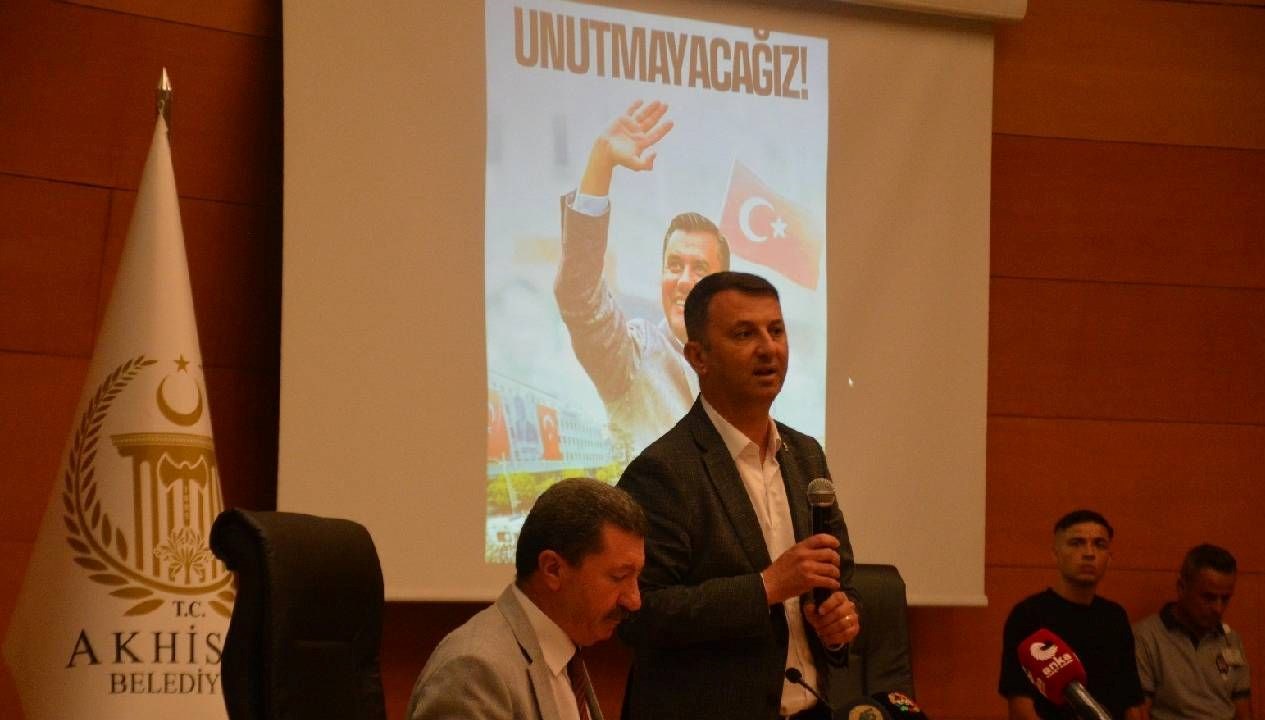Akhisar’ın Çehresi Değişiyor: Ekrem Kayserili Yeni Belediye Başkanı Seçildi!