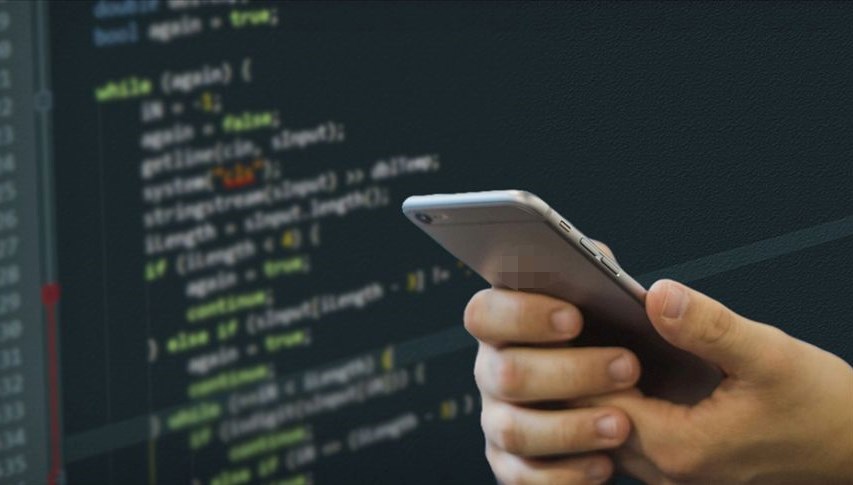Casus Yazılıma Kapatılan Kapılar: Yargıtay, Eşine Gözetleme Yazılımıyla Telefon Hediye Edeni Suçlu Buldu!