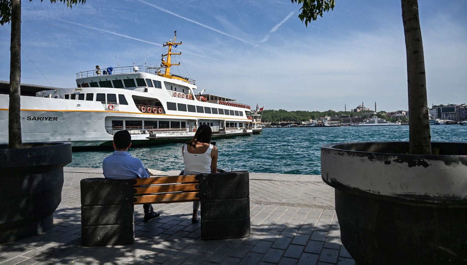 İstanbul'da İlk Bunaltıcı Sıcaklık Kapıda: Termometreler 35 Dereceyi Gösteriyor!