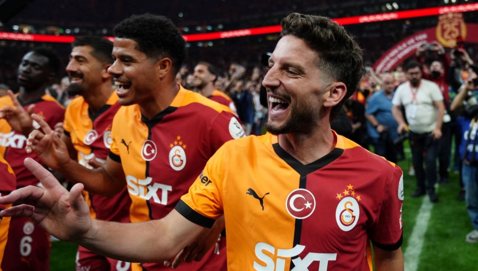 Galatasaray'a Elveda Diyor: Dries Mertens'ten Beklenmedik Karar!