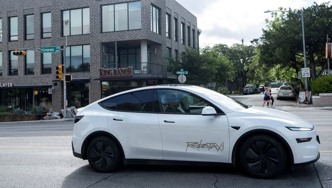 Tesla'nın Otonom Araçları Yola Çıktı: Yeni Yolculuk Fiyatı Açıklandı!