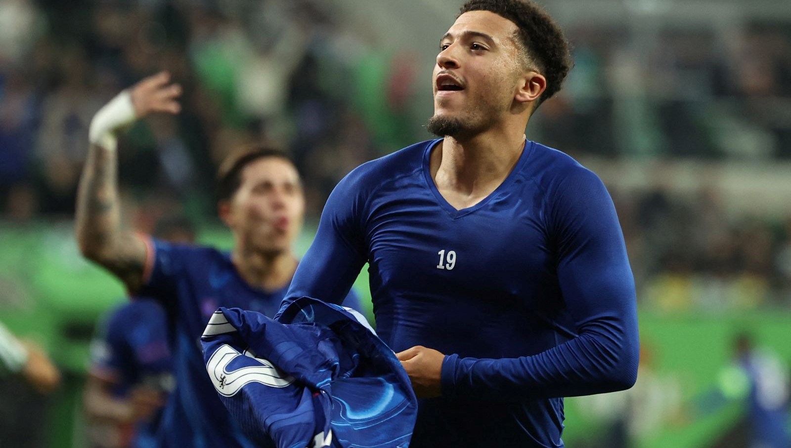 Fenerbahçe'nin yıldız transferinde müjdeli gelişme: Ünlü oyuncu İstanbul yolunda ve maaşı belli oldu!