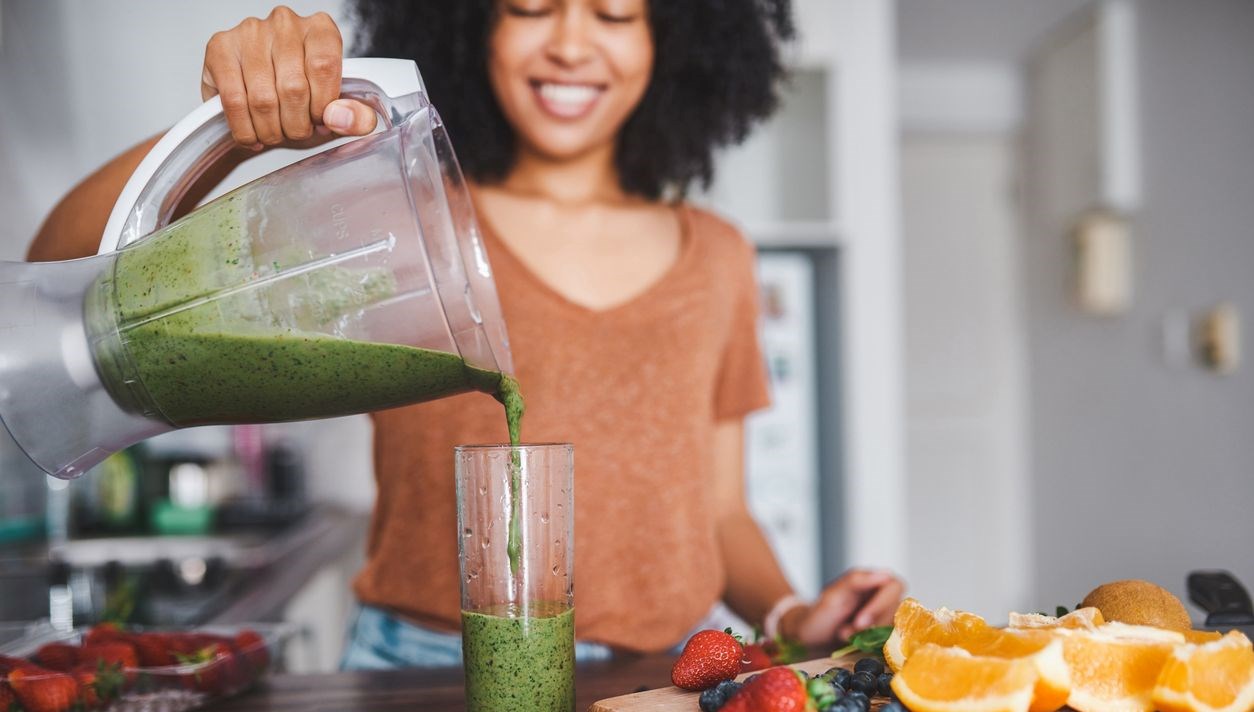 Meyve suyu mu, smoothie mi? Sağlık savaşında kazanan kim?