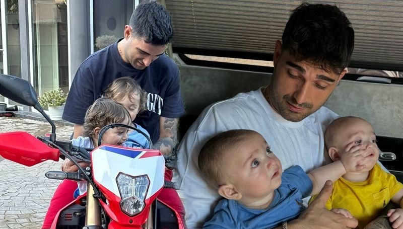 İdo Tatlıses, İkiz Oğullarıyla Mutluluğunu Paylaştı!