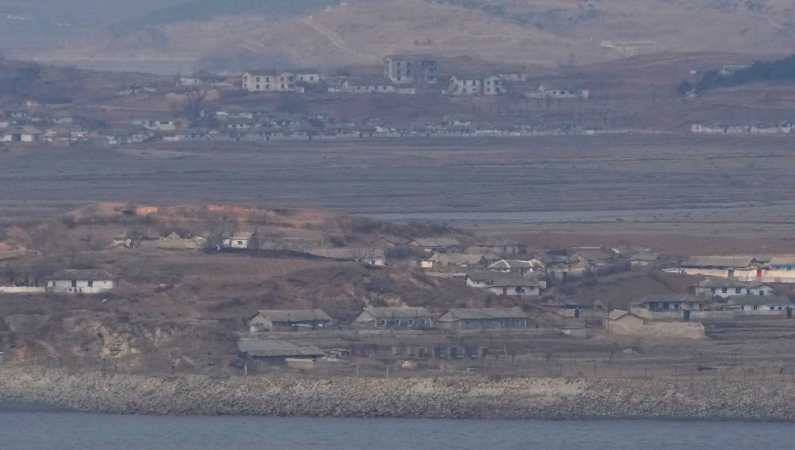 Denizden Kuzey Kore'ye Pirinç ve İncil Göndermeye Çalışan 6 ABD'li Yakalandı!