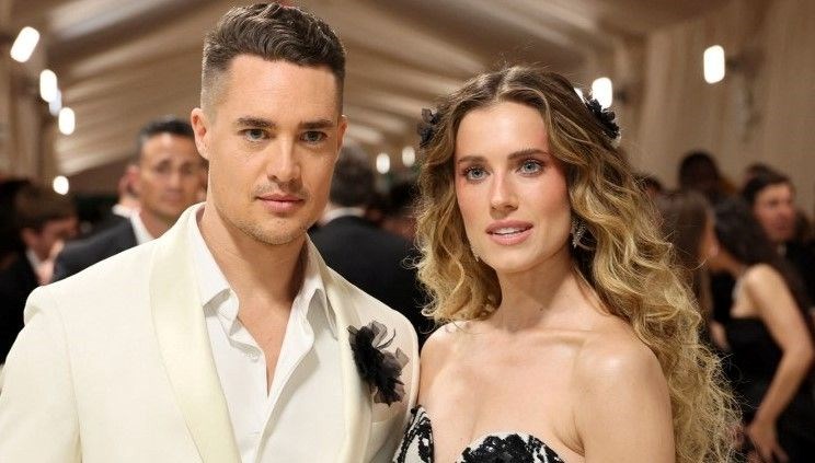 Girls dizisinin parlayan yıldızı Allison Williams ve Alexander Dreymon, mutluluğa ‘evet’ dedi!
