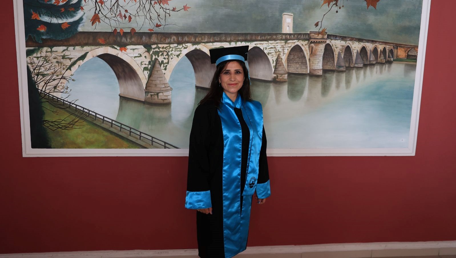 Kızına Ilham Verdi: 48 Yaşında Üçüncü Diplomasını Aldı!