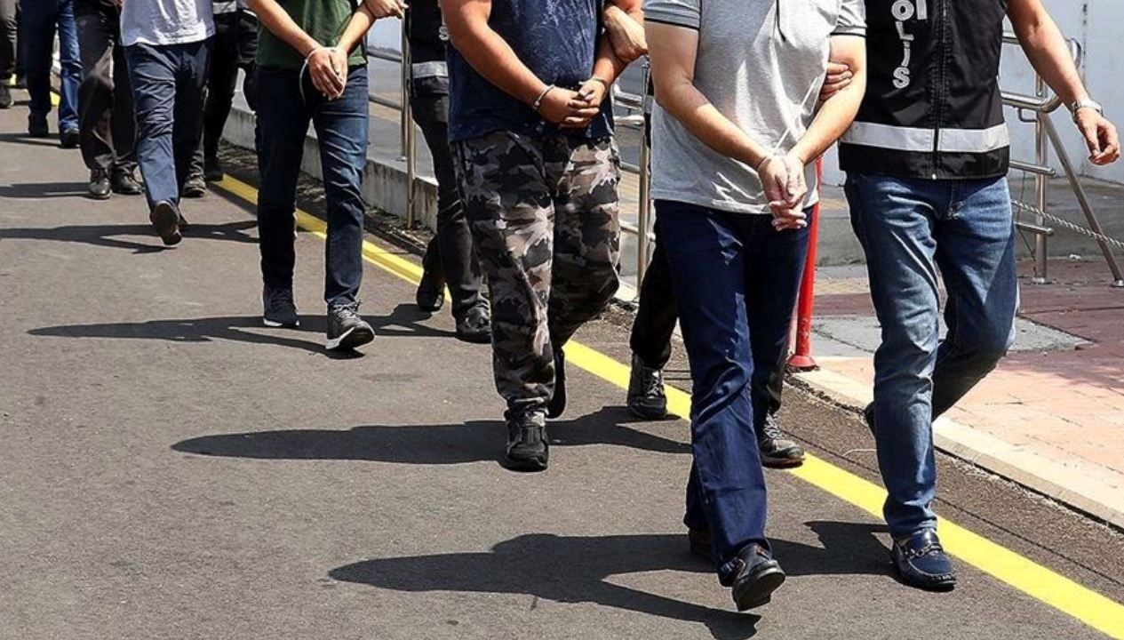 FETÖ'ye Darbe: Eski Emir Subayı Gözaltına Alındı!