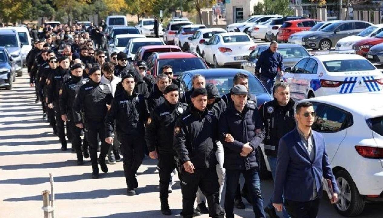 Maydonoz Döner’e FETÖ Darbesi: 32 Kişi Gözaltına Alındı!