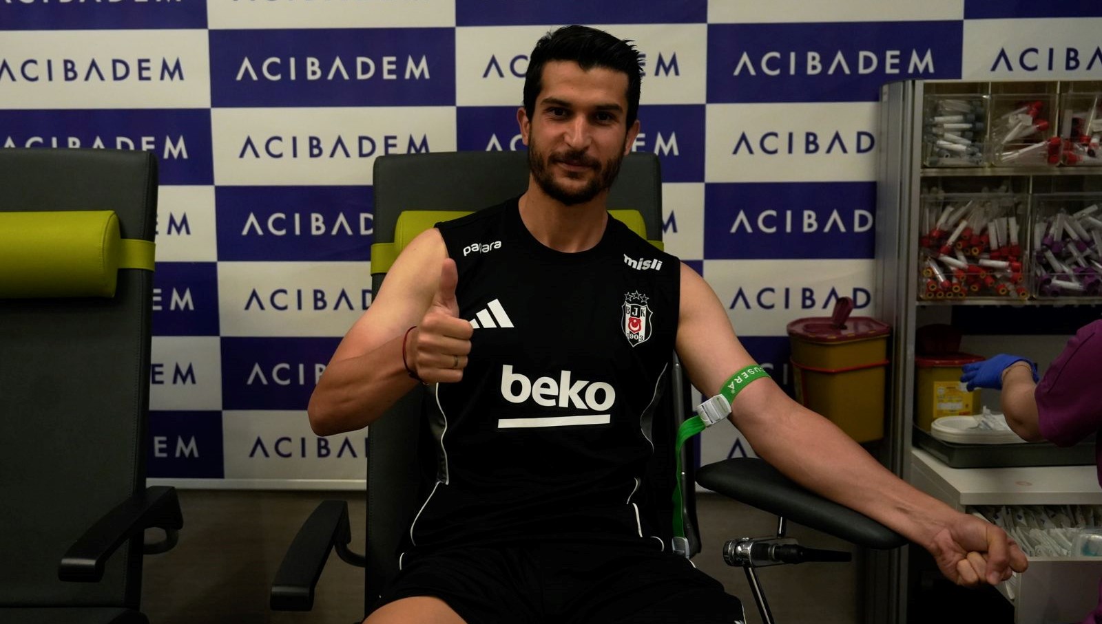 Beşiktaş'lı 16 Futbolcu Sağlık Kontrolünden Geçti!