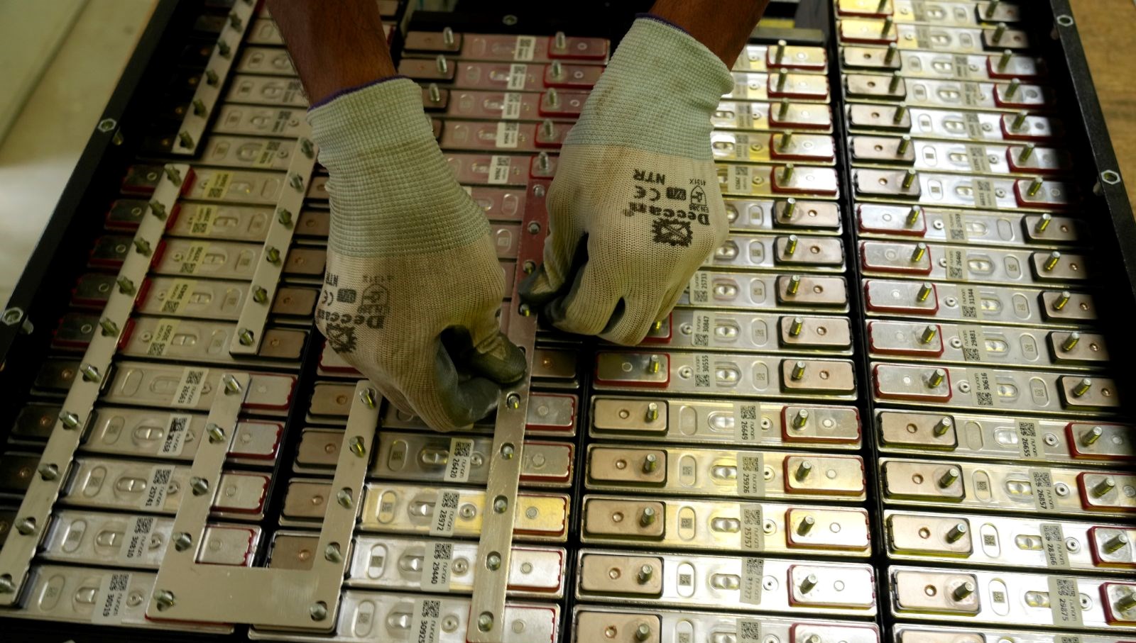 Emekliye Ayrılan Elektrikli Araçların Pilleri: Geleceği Ne Olacak?