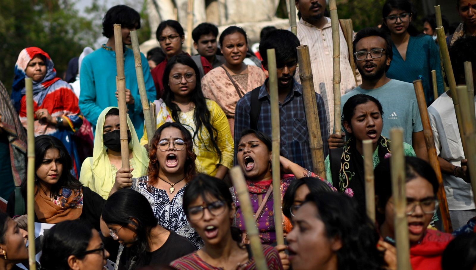 Bangladeş'te Kadına Yönelik Cinsel Şiddet Olayı: Beş Kişi Gözaltında!