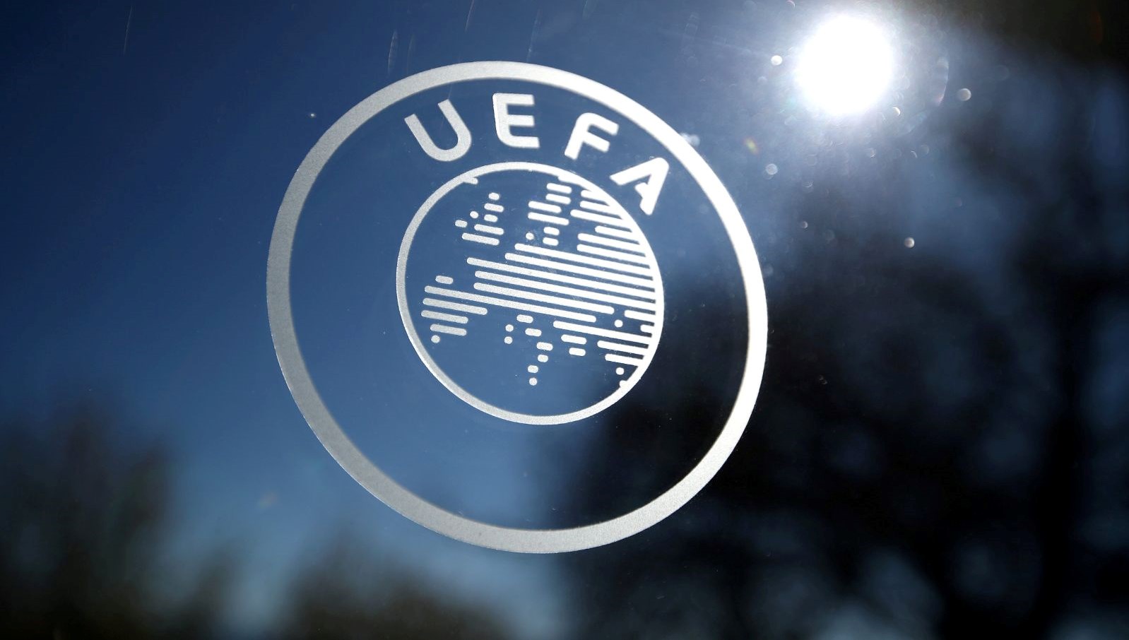 UEFA'nın Kılıcı: İki Kulüp Avrupa'dan Süresiz Uzaklaştırıldı!