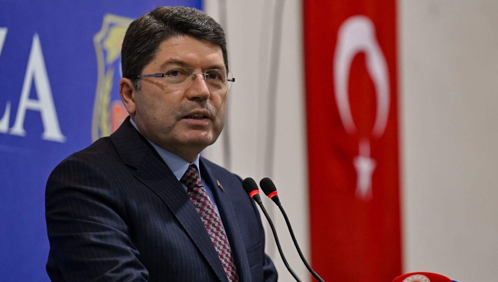 Bakan Tunç'tan Açıklama: Leman Dergisi Üzerine Soruşturma Başlatıldı