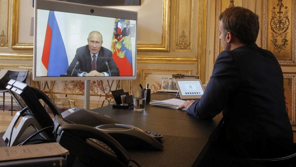 Putin ve Macron’un İlk Telefon Görüşmesi: 2022’den Sonra Yeni Bir Dönem mi?