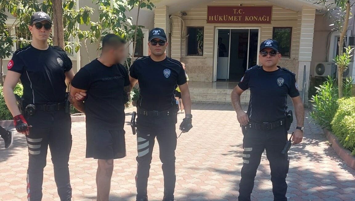 33 Yıl Hapisle Aranan Firari, Polisi Şaşırtmadı: 118 Suçla Ele Geçirildi!