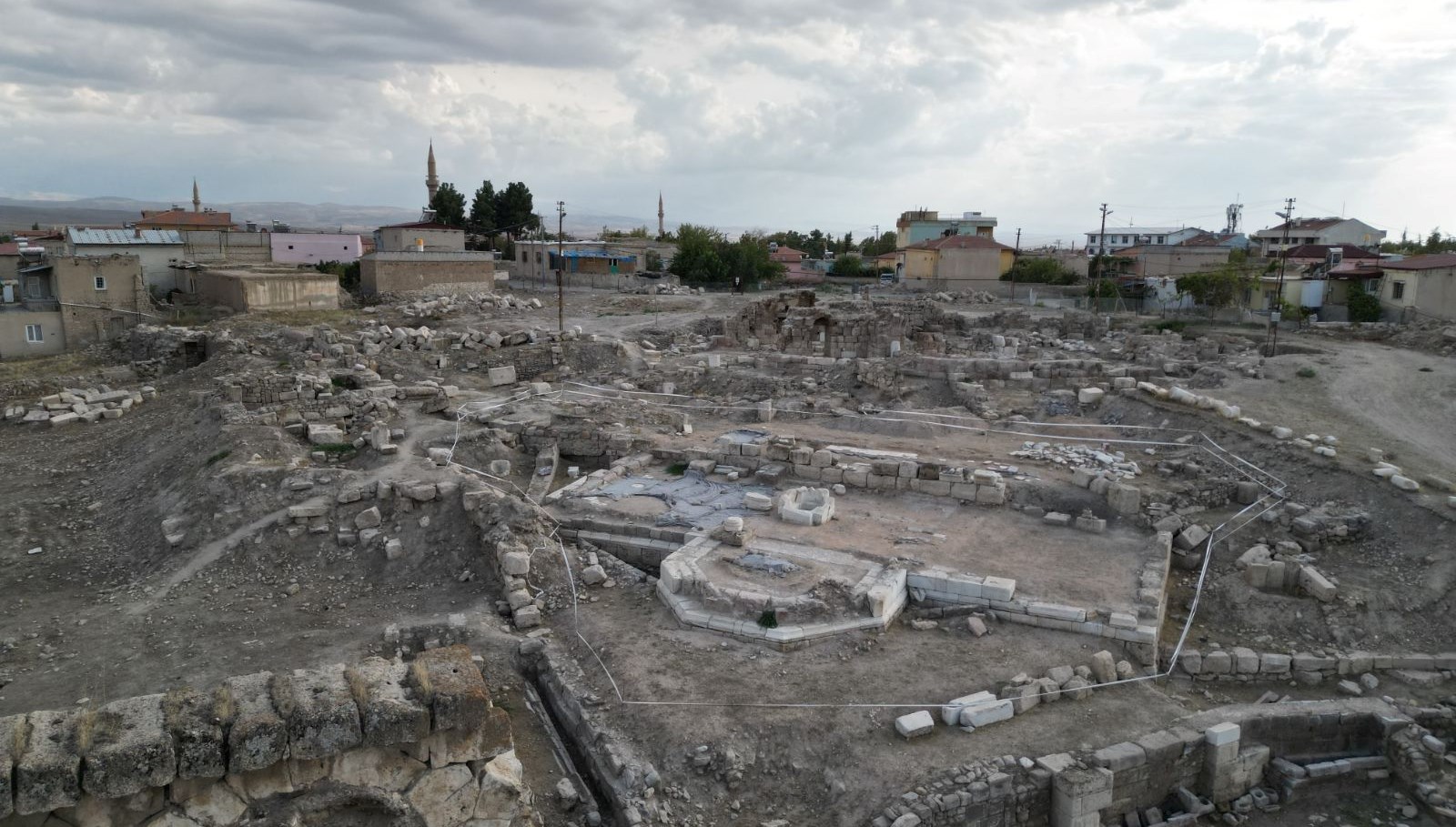 Tyana Antik Kenti'nde 1500 Yıllık Vaftizhanenin Gizemi Ortaya Çıkıyor!