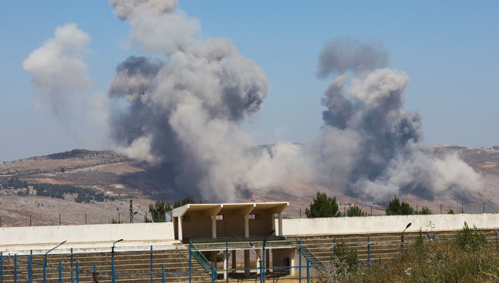 Lübnan'ın Güneyine Düşen Bombalar: İsrail Saldırısı!