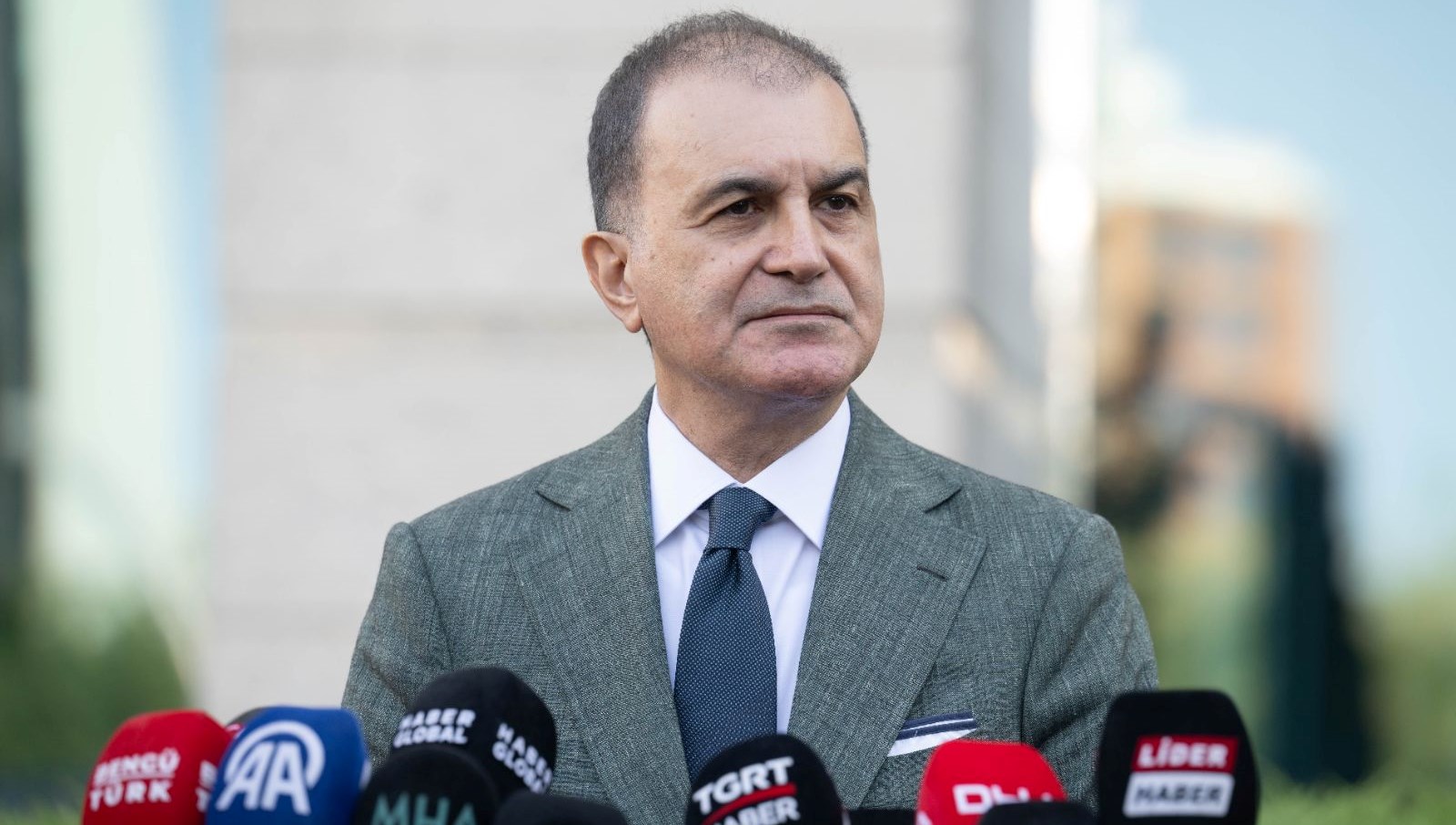 Ömer Çelik'ten Sert Yanıt: Meşru Demokratik Alanı Tehdit Eden Açıklamalar Yok Hükmündedir