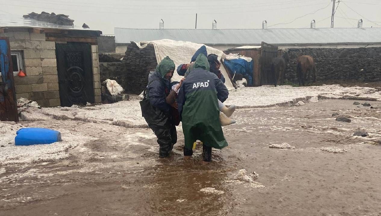 Kars'ta Beklenmedik Sel Felaketi!