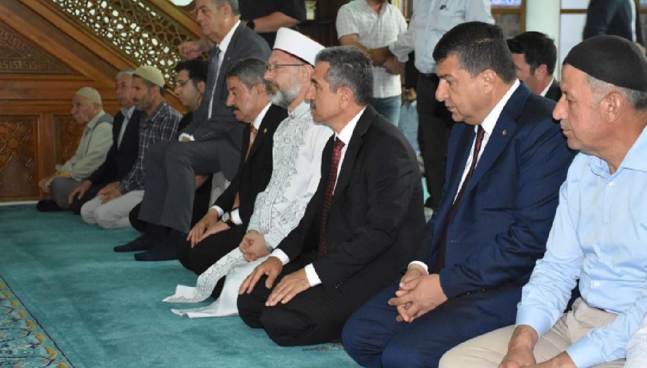 Orman Yangınları İçin Camilerde Vefalı Dualar Yükseliyor