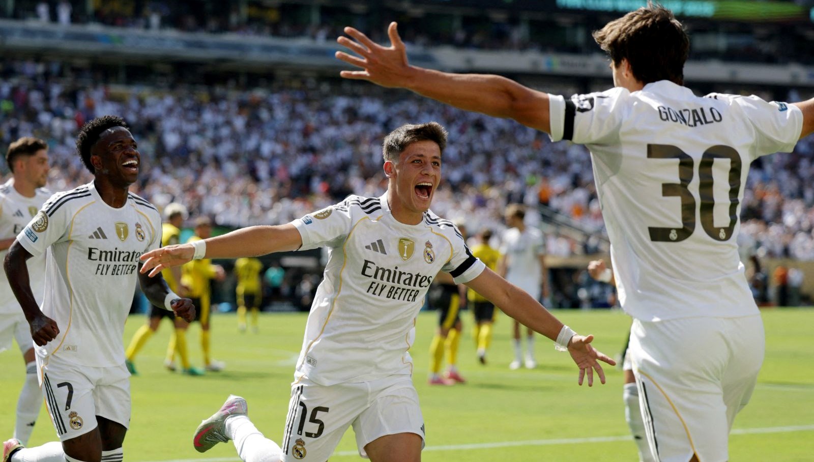 Arda Güler, 5 Gollü Maçta Parladı: Dortmund'a Karşı Real Madrid'i Zafere Taşıdı!